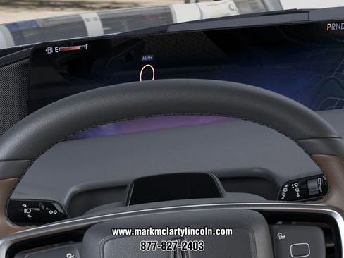 New 2025 Lincoln Navigator Reserve AWD/4WD image 13