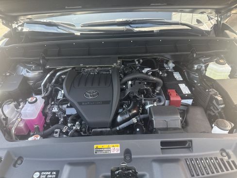 Used 2026 Toyota Highlander XSE AWD/4WD image 13