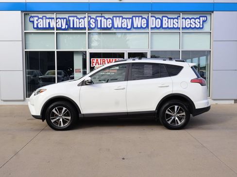 Used 2017 Toyota RAV4 XLE w/ Plus Special Value Package AWD/4WD image 7