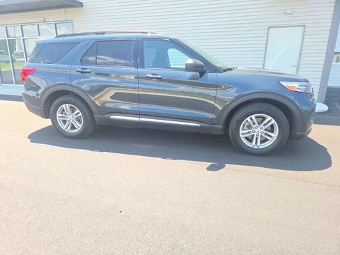 Used 2022 Ford Explorer XLT RWD image 8