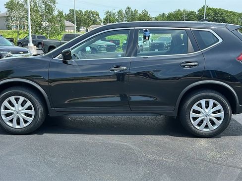 Used 2018 Nissan Rogue S AWD/4WD image 4