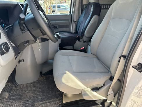 Used 2023 Ford E-450 and Econoline 450 Super Duty w/ Power Windows & Locks Group image 10