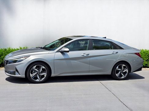 Used 2023 Hyundai Elantra Limited image 9