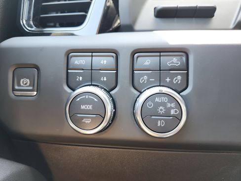 Used 2023 GMC Sierra 1500 AT4 w/ AT4 Premium Package AWD/4WD image 12