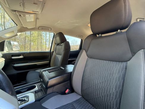 Used 2017 Toyota Tundra SR5 RWD image 12