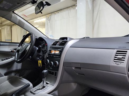 Used 2012 Toyota Corolla LE image 21