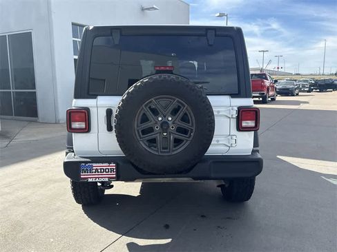 Used 2024 Jeep Wrangler Sport S image 5