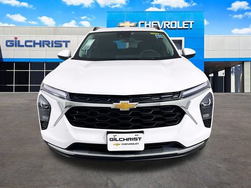 New 2026 Chevrolet Trax LT FWD image 2
