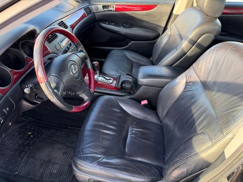 Used 2004 Lexus ES 330 BASE image 9