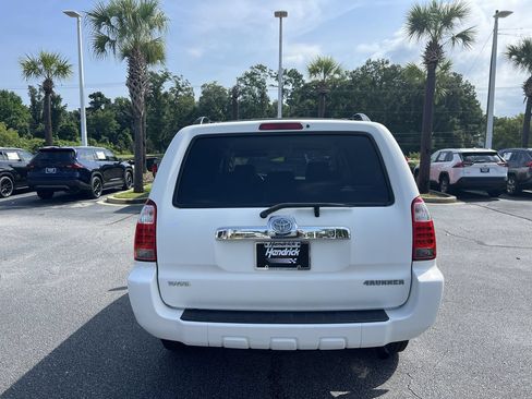 Used 2007 Toyota 4Runner SR5 RWD image 9