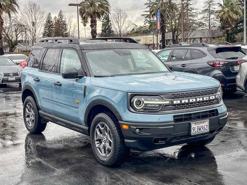 Used 2023 Ford Bronco Sport Badlands image 5