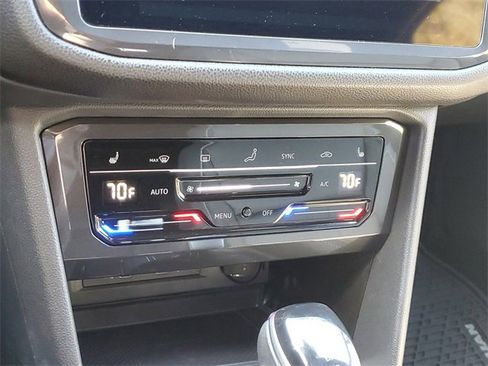 Used 2023 Volkswagen Tiguan SE R-Line image 20