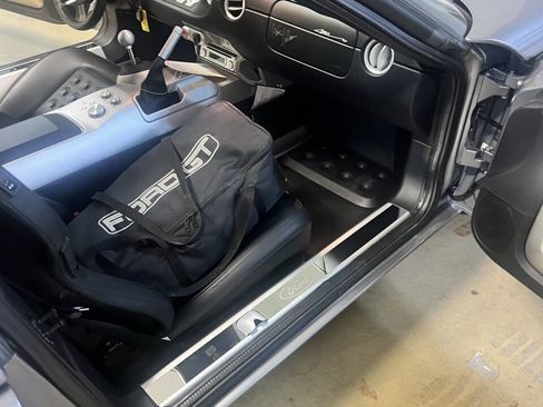 Used 2006 Ford GT RWD image 32