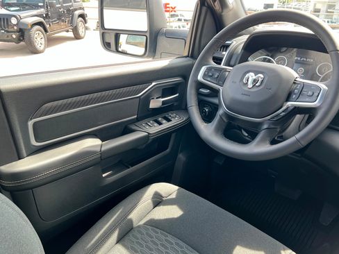 New 2026 RAM 2500 Big Horn AWD/4WD image 11