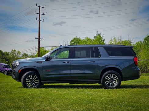 Used 2021 GMC Yukon XL AT4 w/ AT4 Premium Plus Package AWD/4WD image 6