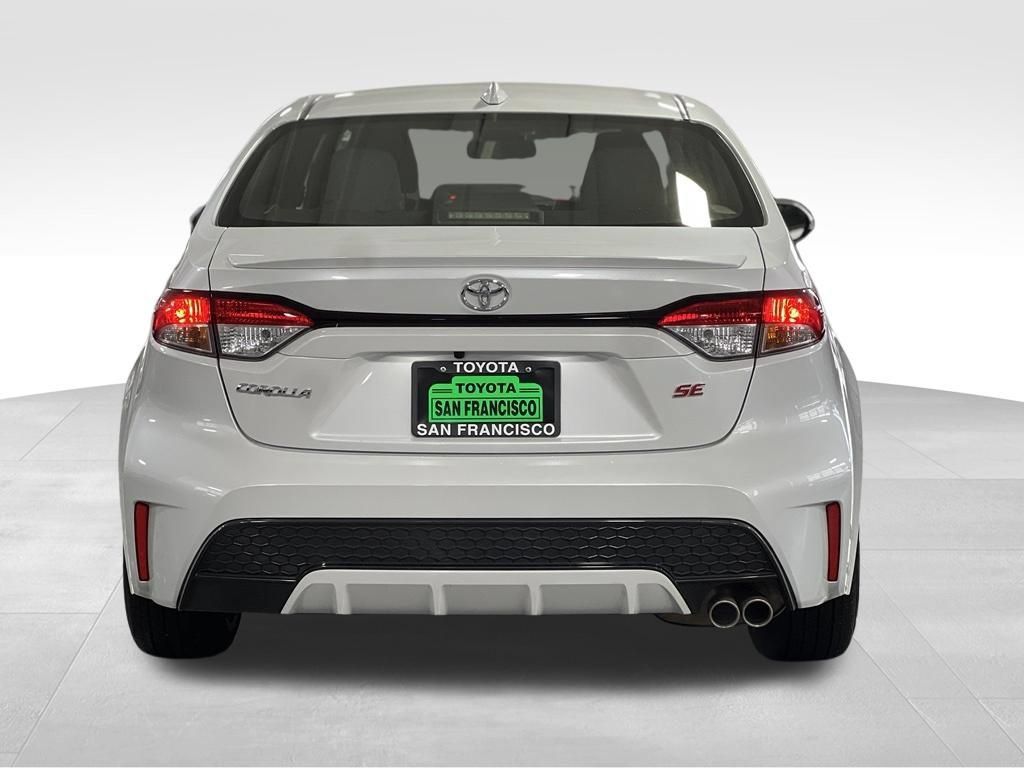 Certified 2022 Toyota Corolla SE FWD image 4