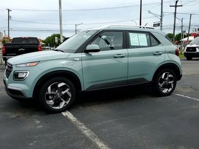 Used 2025 Hyundai Venue SEL