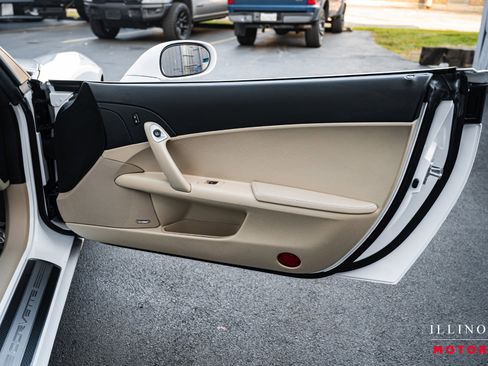 Used 2012 Chevrolet Corvette Convertible w/ 2LT Preferred Equipment Group image 32