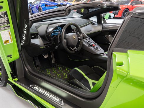 Used 2021 Lamborghini Aventador SVJ AWD/4WD image 19