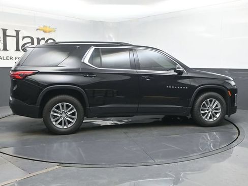 Used 2022 Chevrolet Traverse LT FWD image 40