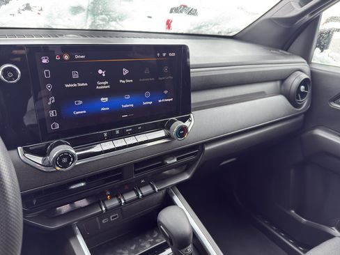 Used 2023 Chevrolet Colorado Trail Boss w/ Technology Package image 20