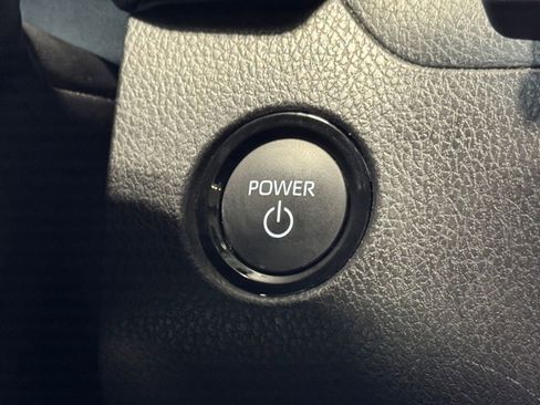 Used 2025 Toyota Camry SE FWD image 26