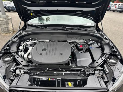 New 2026 Volvo XC60 B5 Plus w/ Protection Package Premier AWD/4WD image 29