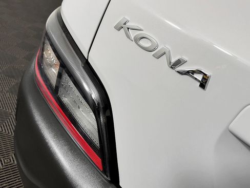 Used 2022 Hyundai Kona SEL image 12