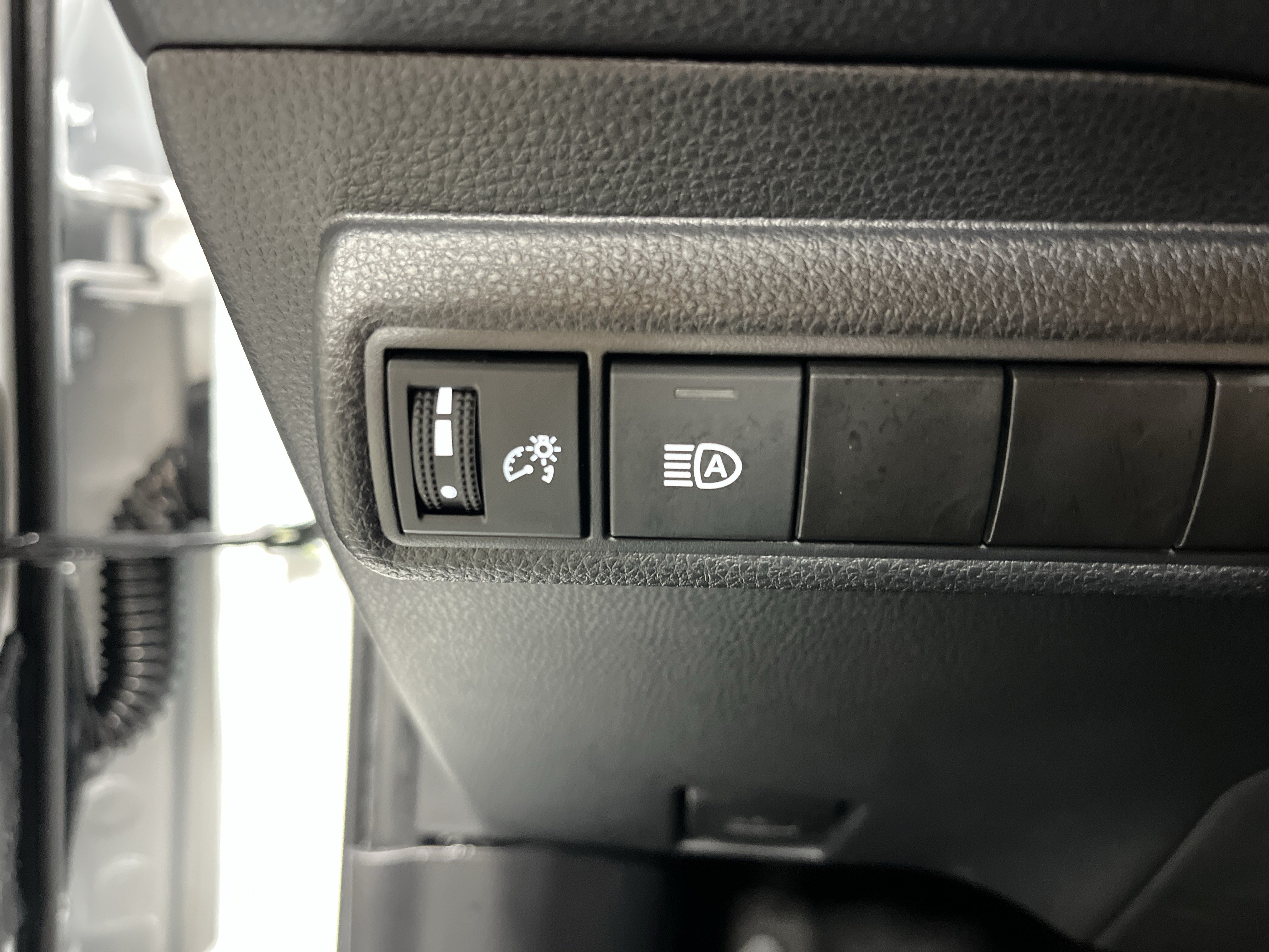 Used 2023 Toyota Corolla SE w/ SE Premium Package FWD image 35