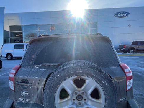 Used 2011 Toyota RAV4 image 4