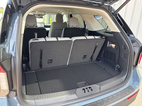 New 2025 Ford Explorer Active w/ Active Comfort Package image 32