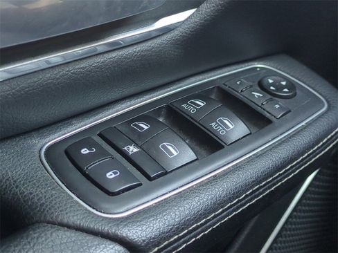 Used 2020 RAM 1500 Laramie image 25