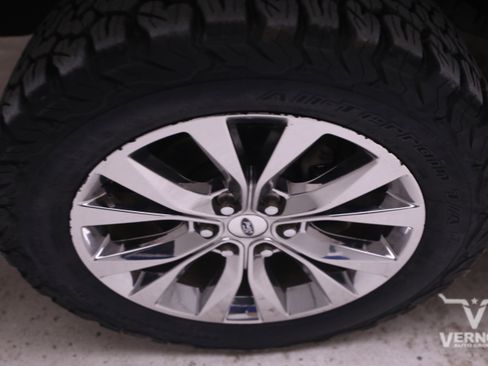 Used 2015 Ford F150 Lariat w/ Equipment Group 502A Luxury image 32