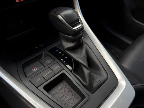 Used 2019 Toyota RAV4 XLE Premium w/ Advanced Technology Package FWD image 19