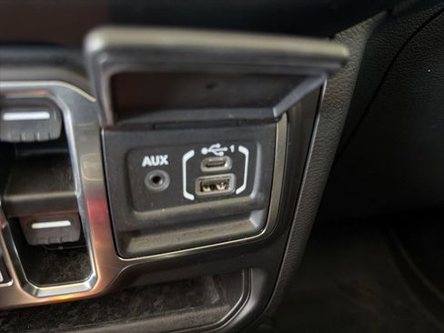 Used 2023 Jeep Wrangler Unlimited AWD/4WD image 18