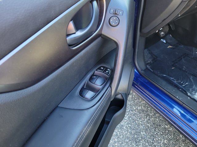 Used 2022 Nissan Rogue Sport S FWD image 16