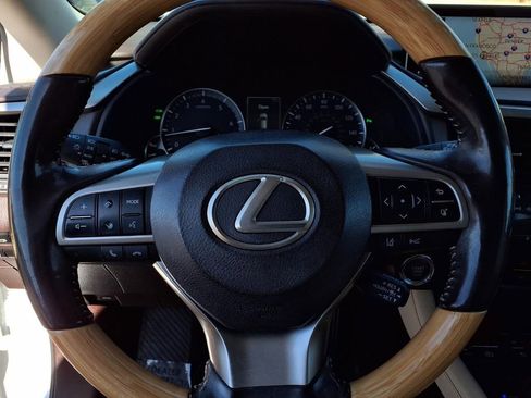 Used 2019 Lexus RX 350L FWD image 11