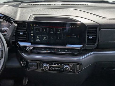 Used 2025 GMC Sierra 1500 SLT RWD image 17