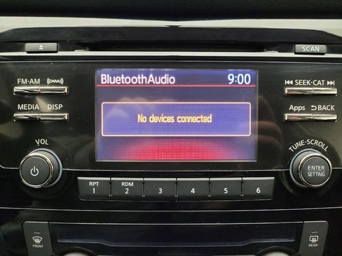 Used 2016 Nissan Rogue SV image 25