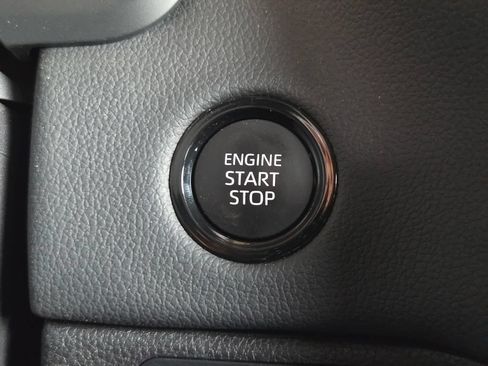 Used 2025 Toyota Tundra Limited AWD/4WD image 9