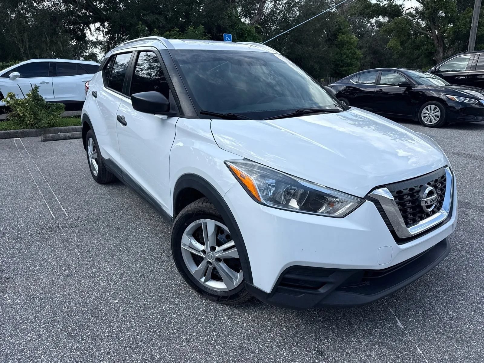 Used 2019 Nissan Kicks S FWD image 5