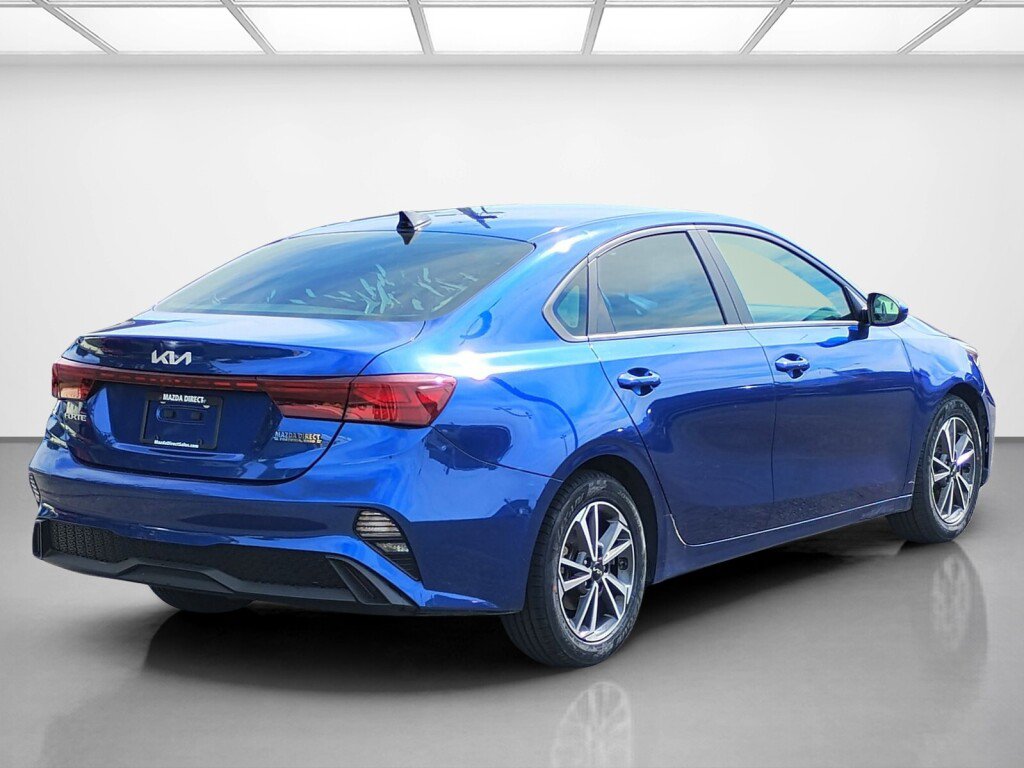 Used 2022 Kia Forte LXS FWD image 5