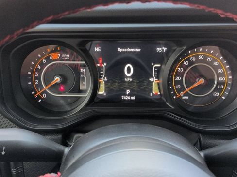 Used 2024 Jeep Wrangler Unlimited Rubicon w/ Technology Group AWD/4WD image 13