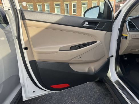 Used 2017 Hyundai Tucson Limited image 12