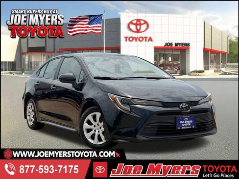 Used 2024 Toyota Corolla LE FWD image 1