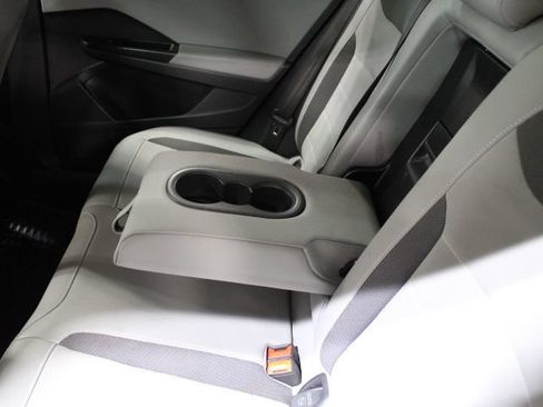 Used 2022 Volkswagen Taos SE w/ Panoramic Sunroof Package FWD image 24