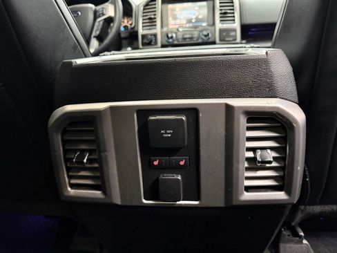 Used 2015 Ford F150 Platinum w/ Equipment Group 701A Luxury image 22