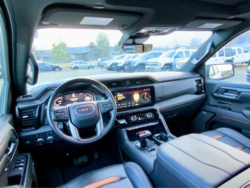 Used 2024 GMC Sierra 1500 AT4 w/ Technology Package image 39