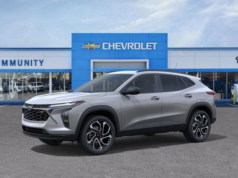 New 2026 Chevrolet Trax RS image 2