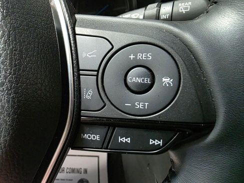Used 2021 Toyota Venza Limited AWD/4WD image 16